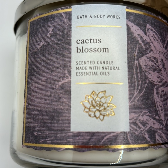 Bath & Body Works Cactus Blossom scented candle! - Picture 2 of 4